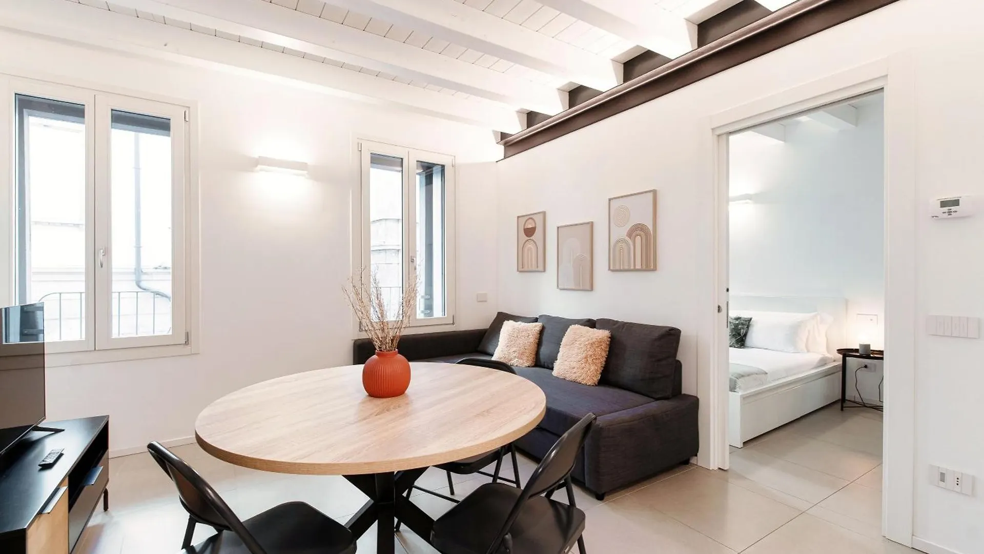 Como Lago Apartment By Quokka 360 - Close To The Lake And Train Station 0*,